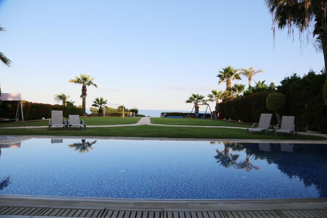 Ionion Beachfront Villa Ayia Napa Exterior photo